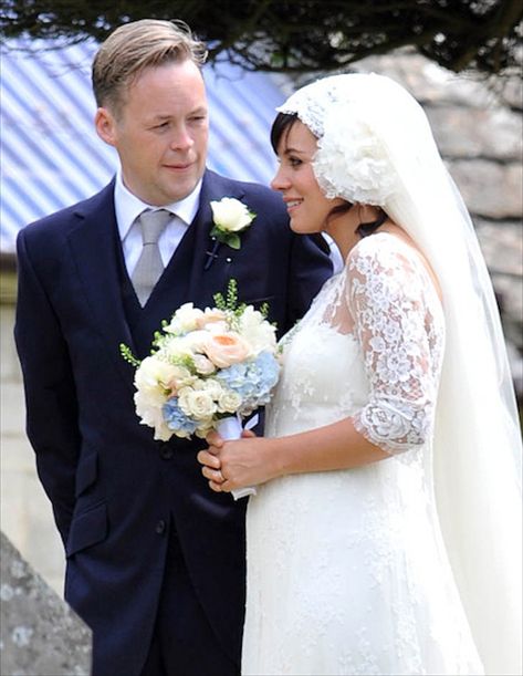 <b>אלן בשמלת תחרה (צילום: splashnews.com)</b>