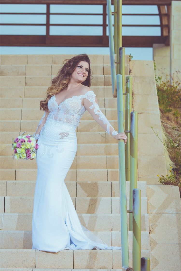 שמלות כלה: סימיזאן בוזגלו, איפור ושיער: שני לוי, צילום: אורן איתן
